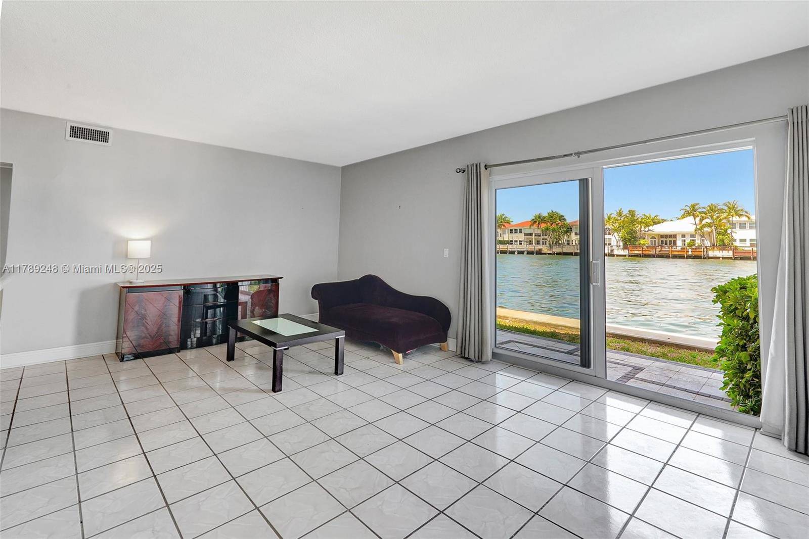 Hollywood, FL 33019,2200 S Ocean Dr #N116