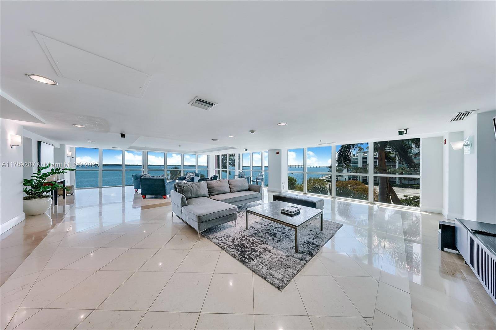 Miami, FL 33131,1155 Brickell Bay Dr #1210