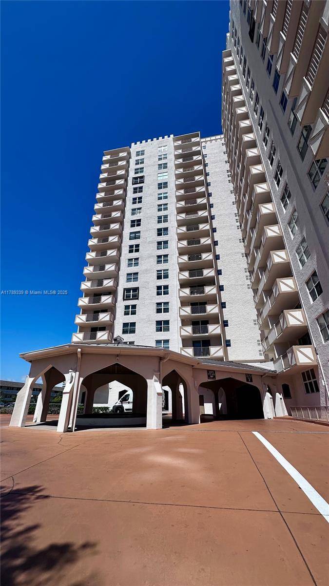 Hallandale Beach, FL 33009,1865 S Ocean Dr #17K