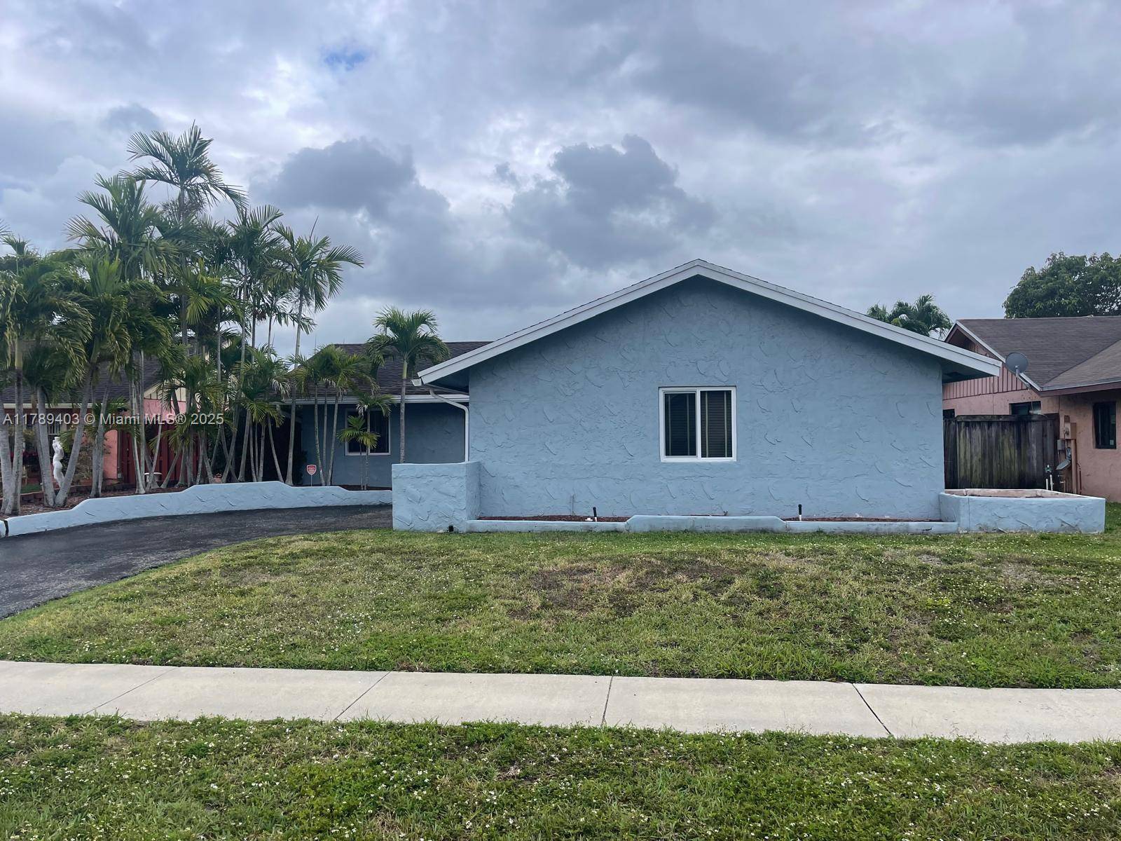 North Lauderdale, FL 33068,7522 SW 6th St