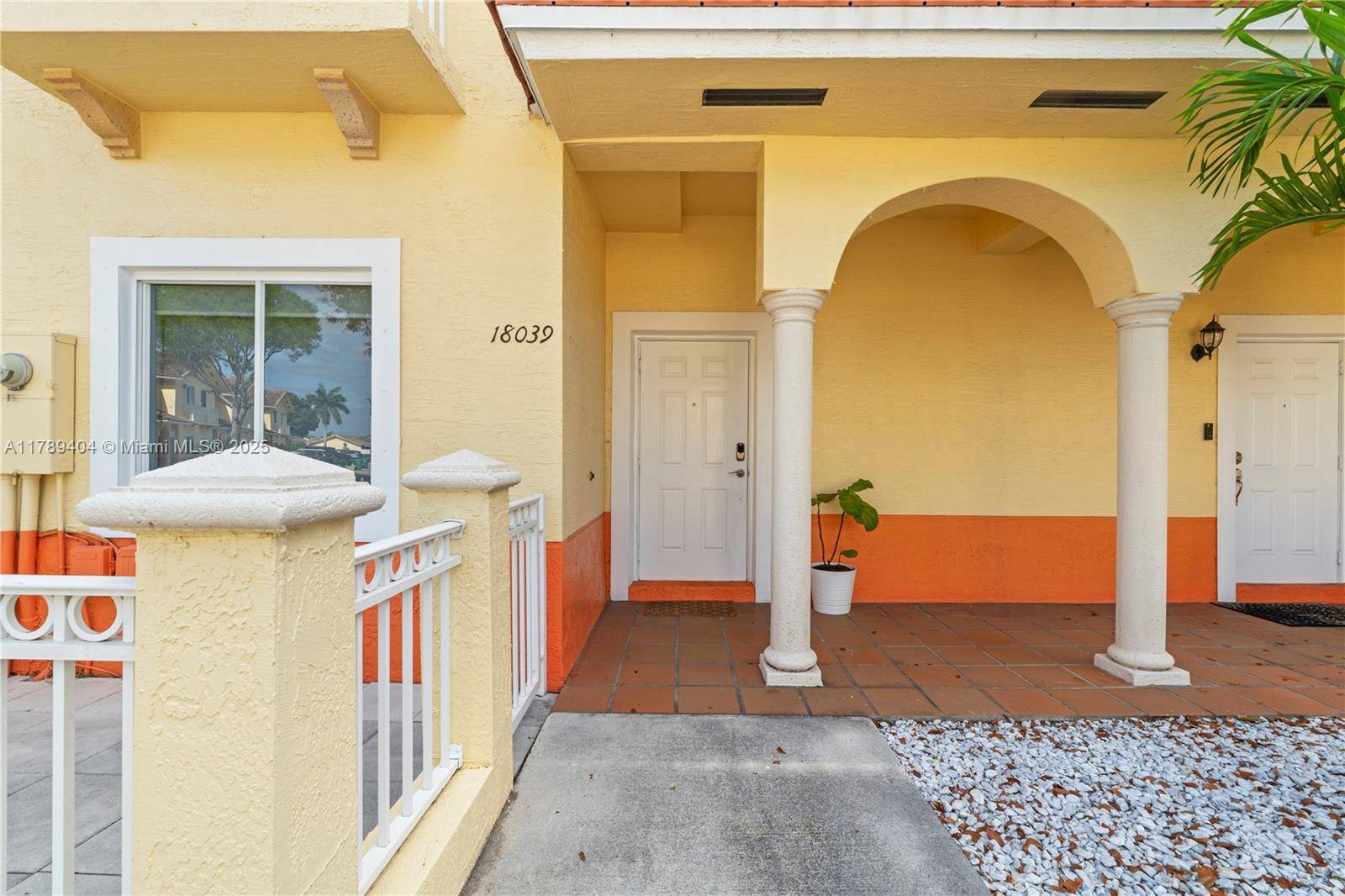 Hialeah, FL 33015,18039 NW 74th Path