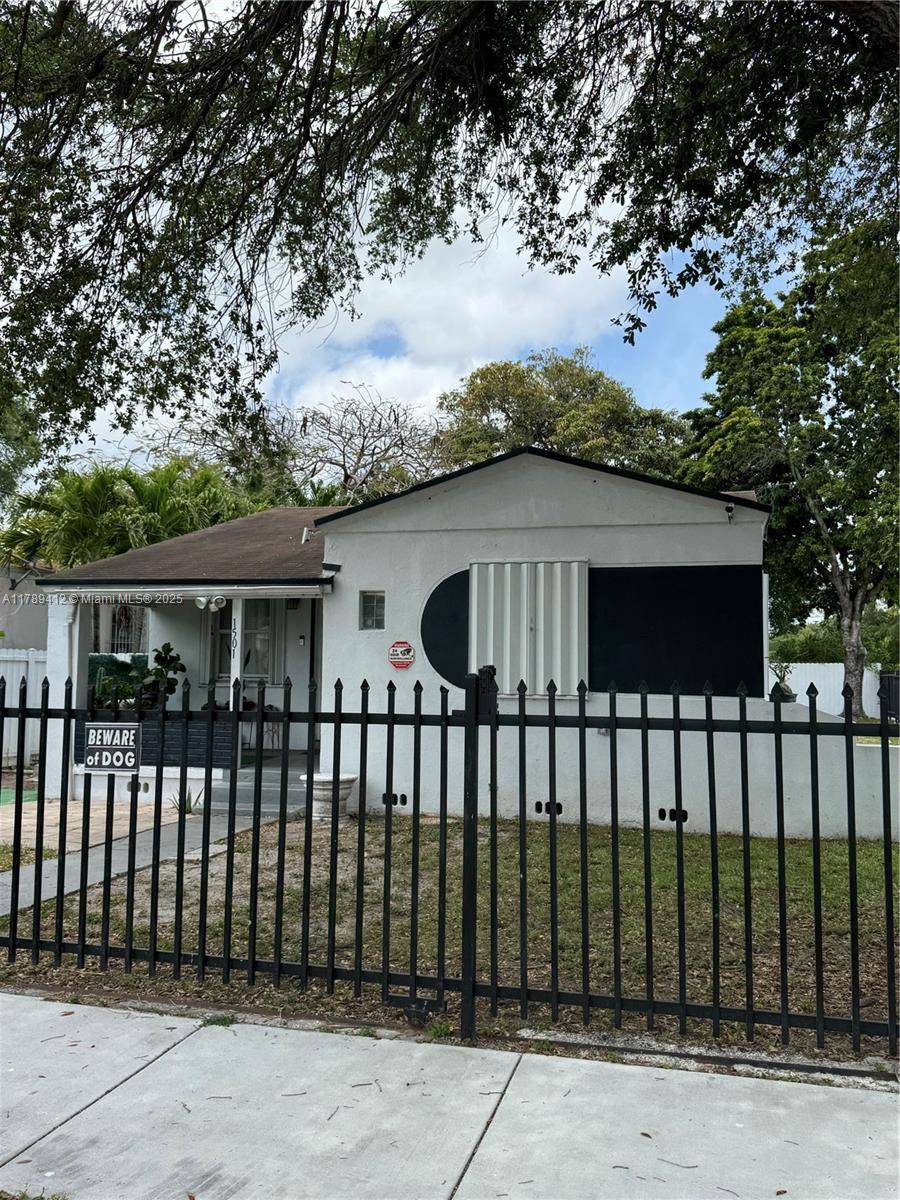 Miami, FL 33142,1501 NW 42nd St