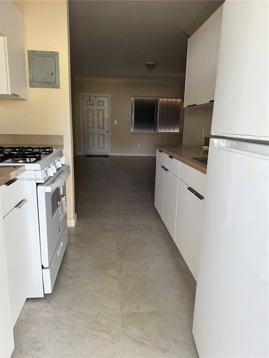 North Miami Beach, FL 33160,17051 NE 23rd Ave #1J