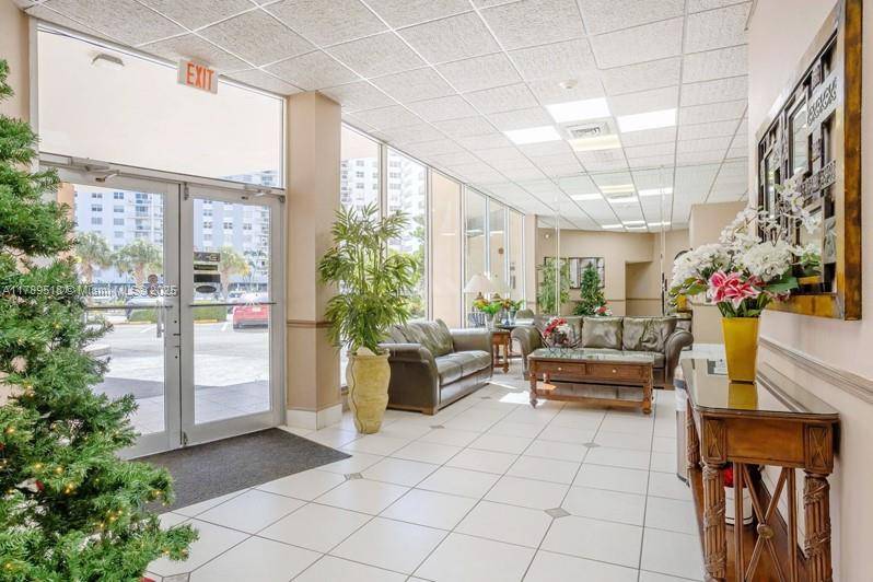 Hallandale Beach, FL 33009,1825 S Ocean Dr #PH-9