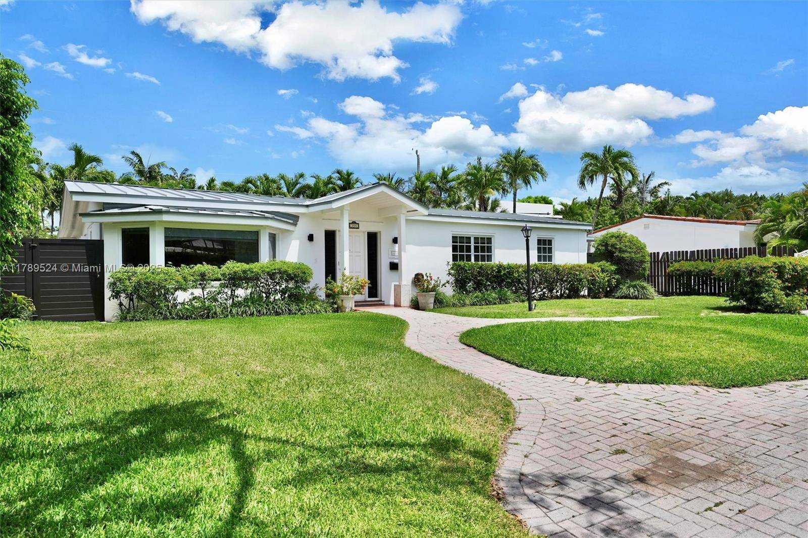 Key Biscayne, FL 33149,255 Ridgewood Rd
