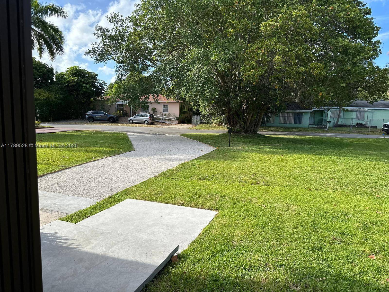 Miami, FL 33161,360 NE 118th St