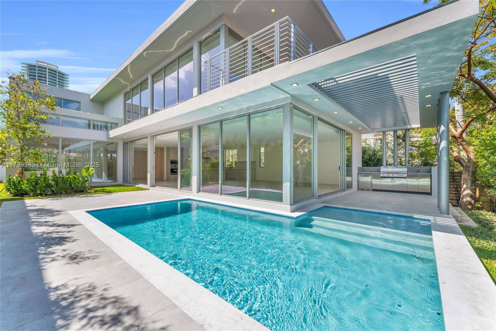 Miami, FL 33129,2110 S Miami Ave