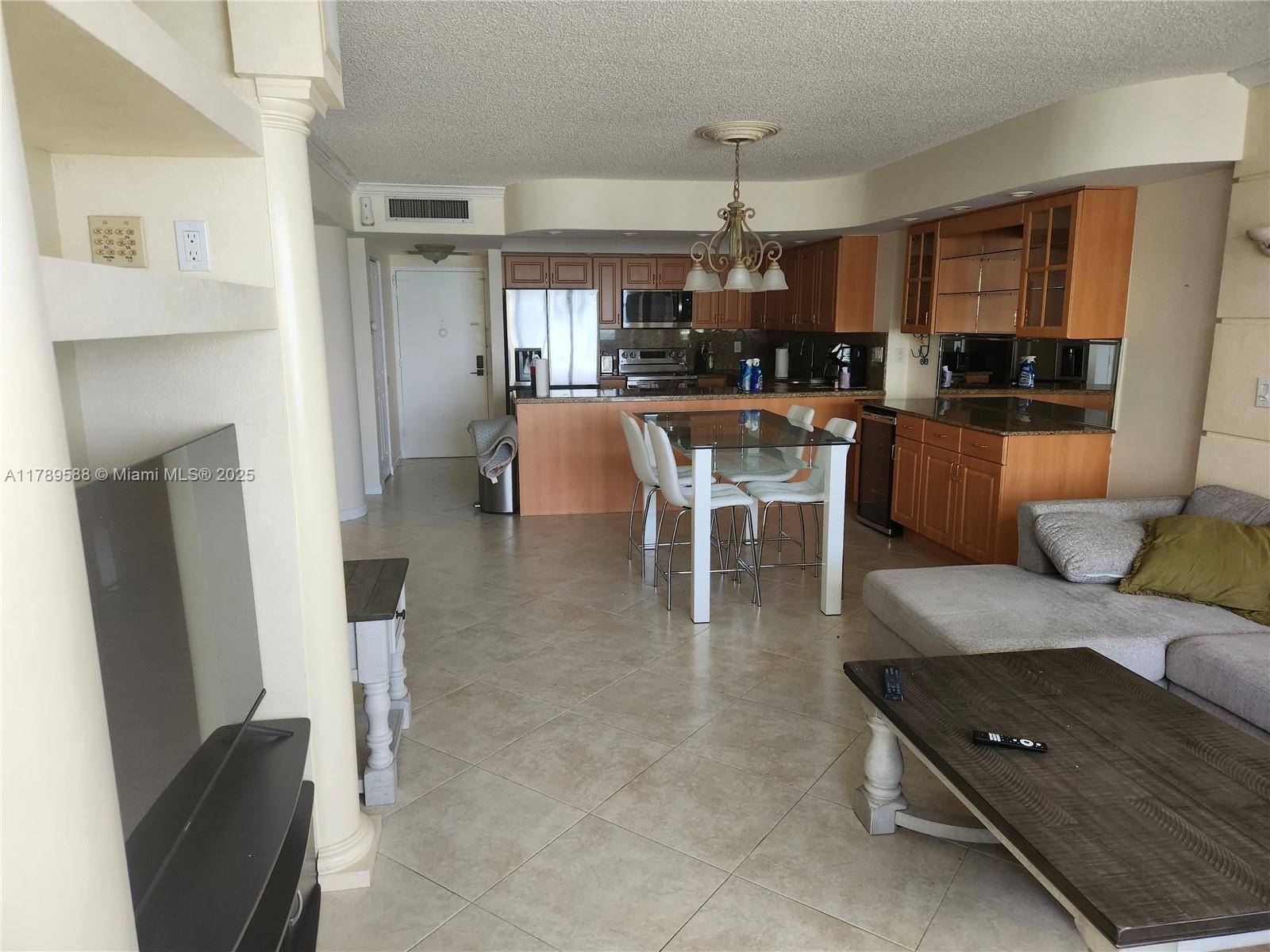 Hollywood, FL 33019,3725 S Ocean Dr #1108