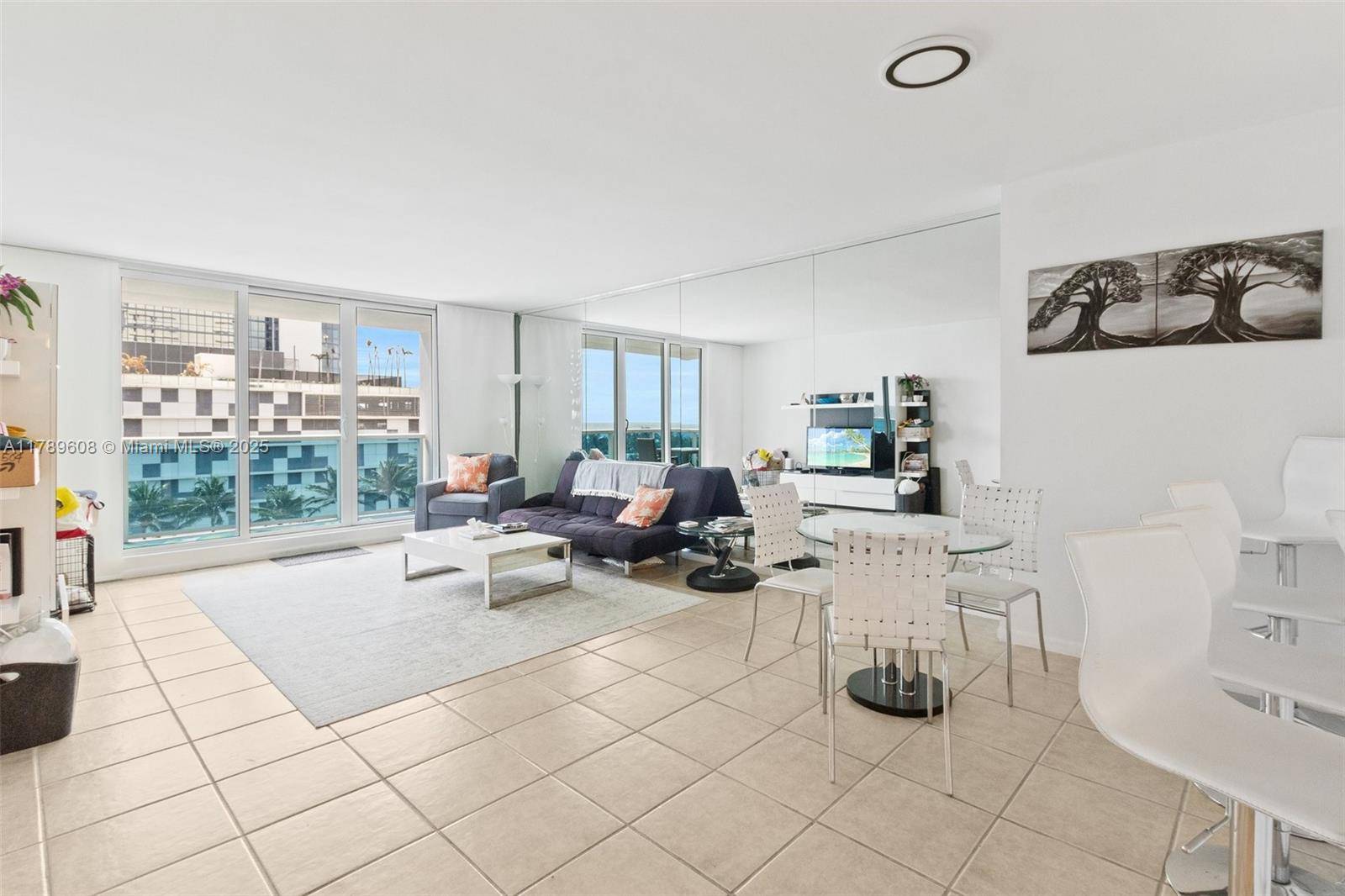 Miami Beach, FL 33139,2301 Collins Ave #504
