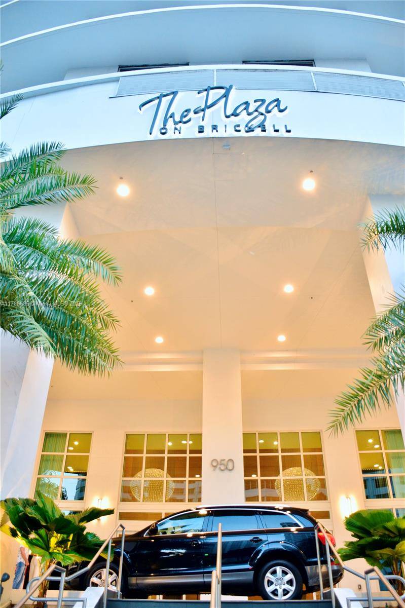 Miami, FL 33131,950 Brickell Bay #2209
