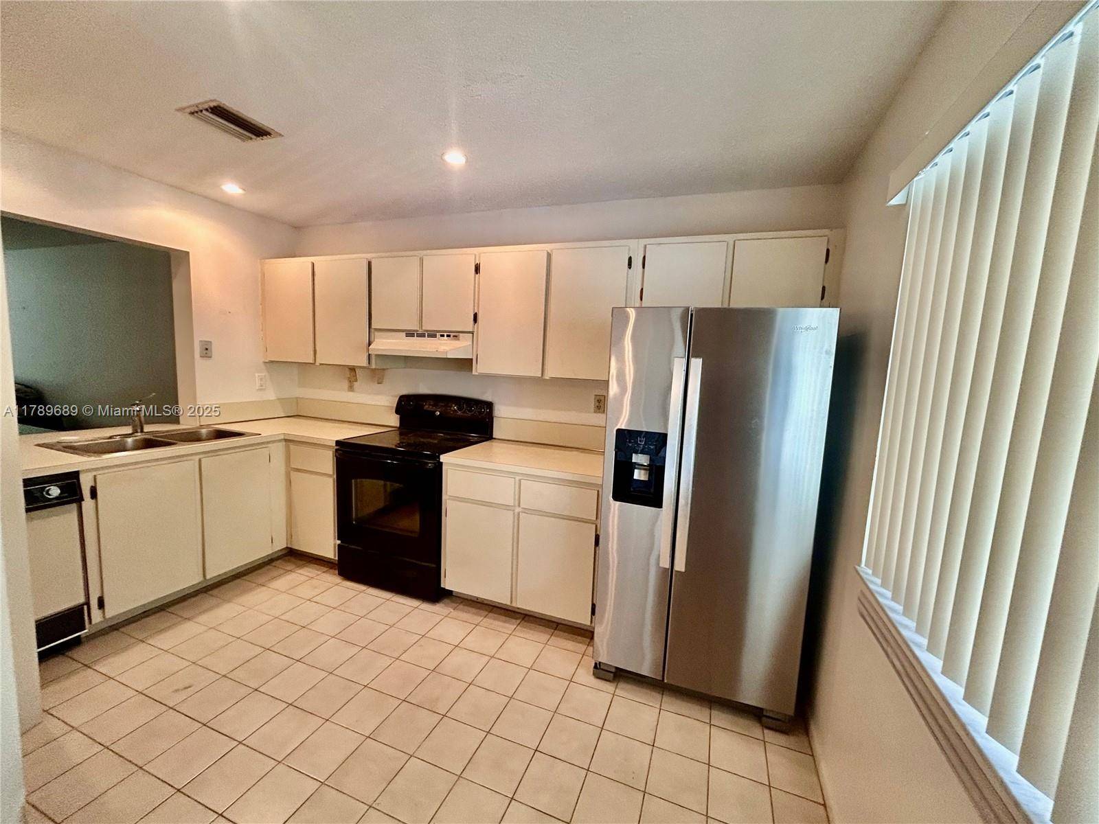 Margate, FL 33063,156 W Laurel Dr #1006