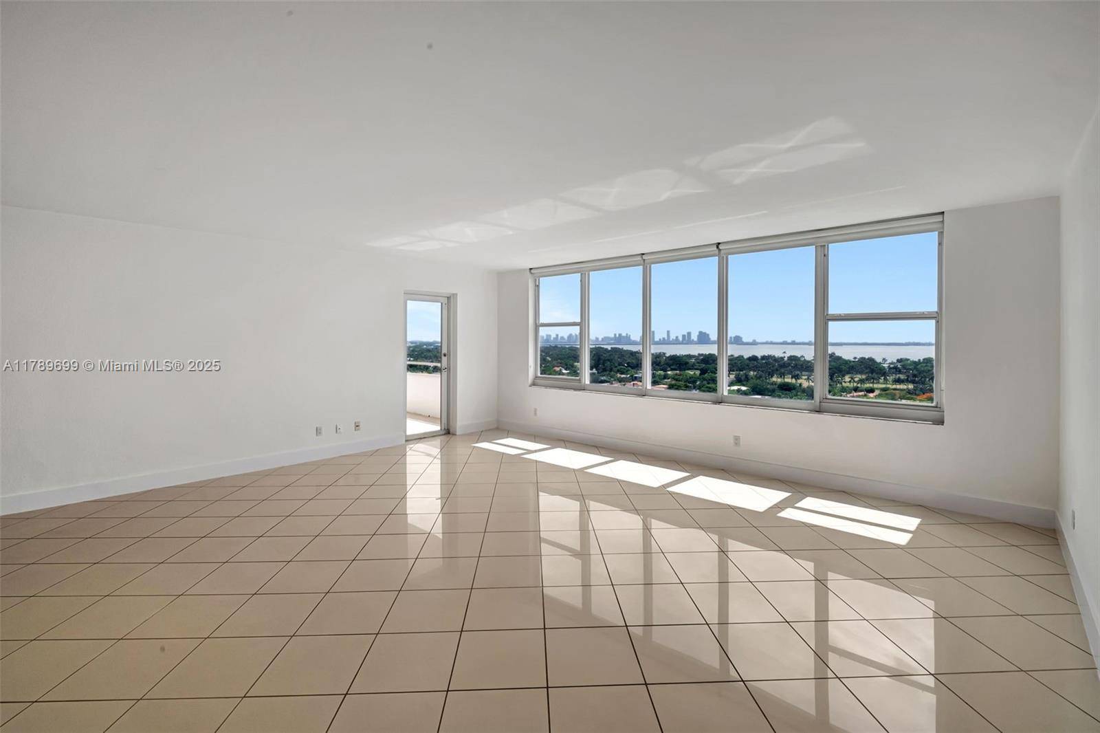 Miami Beach, FL 33140,5600 Collins Ave #16F