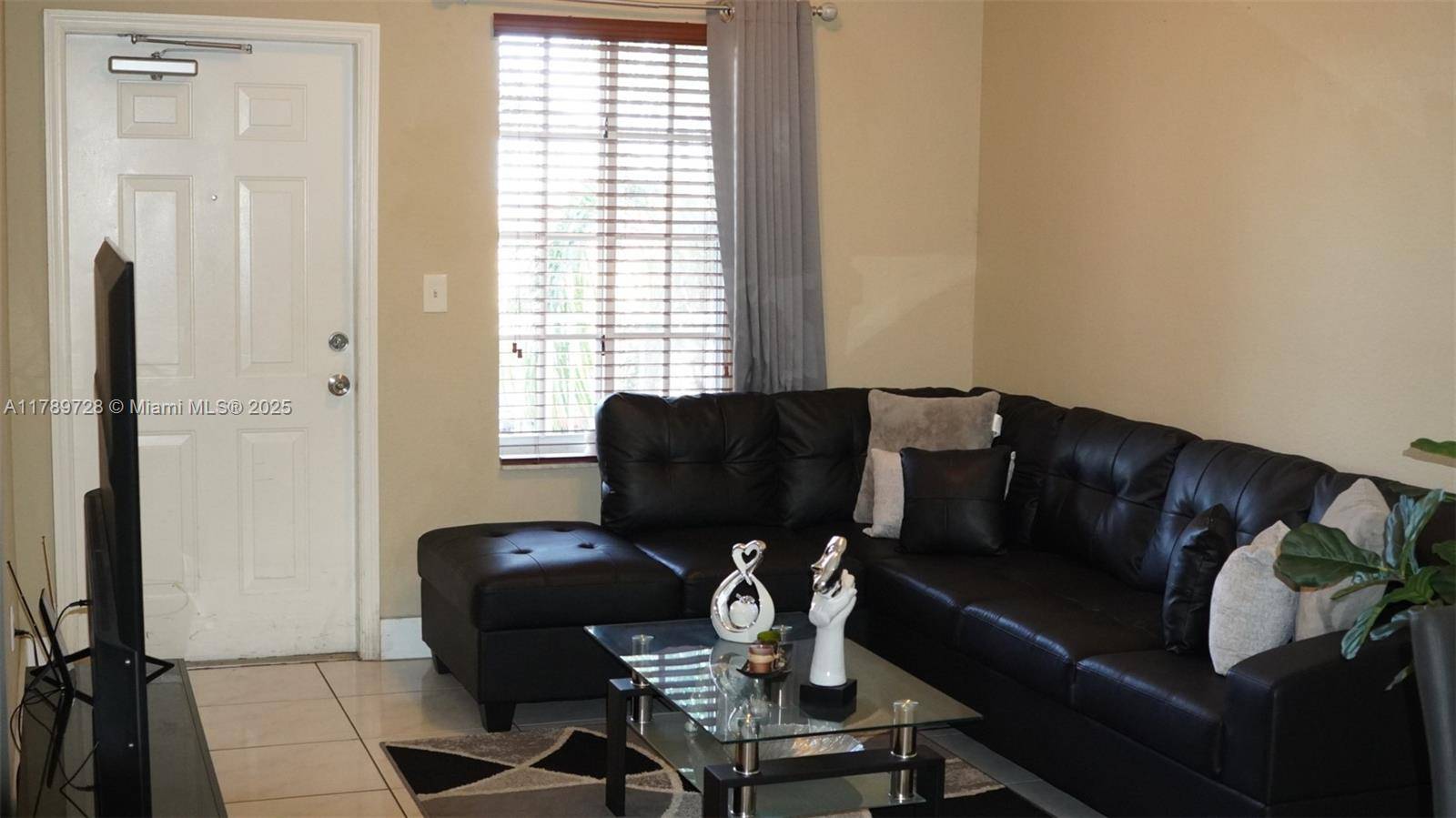 Hialeah, FL 33015,6940 NW 179th St #308-7