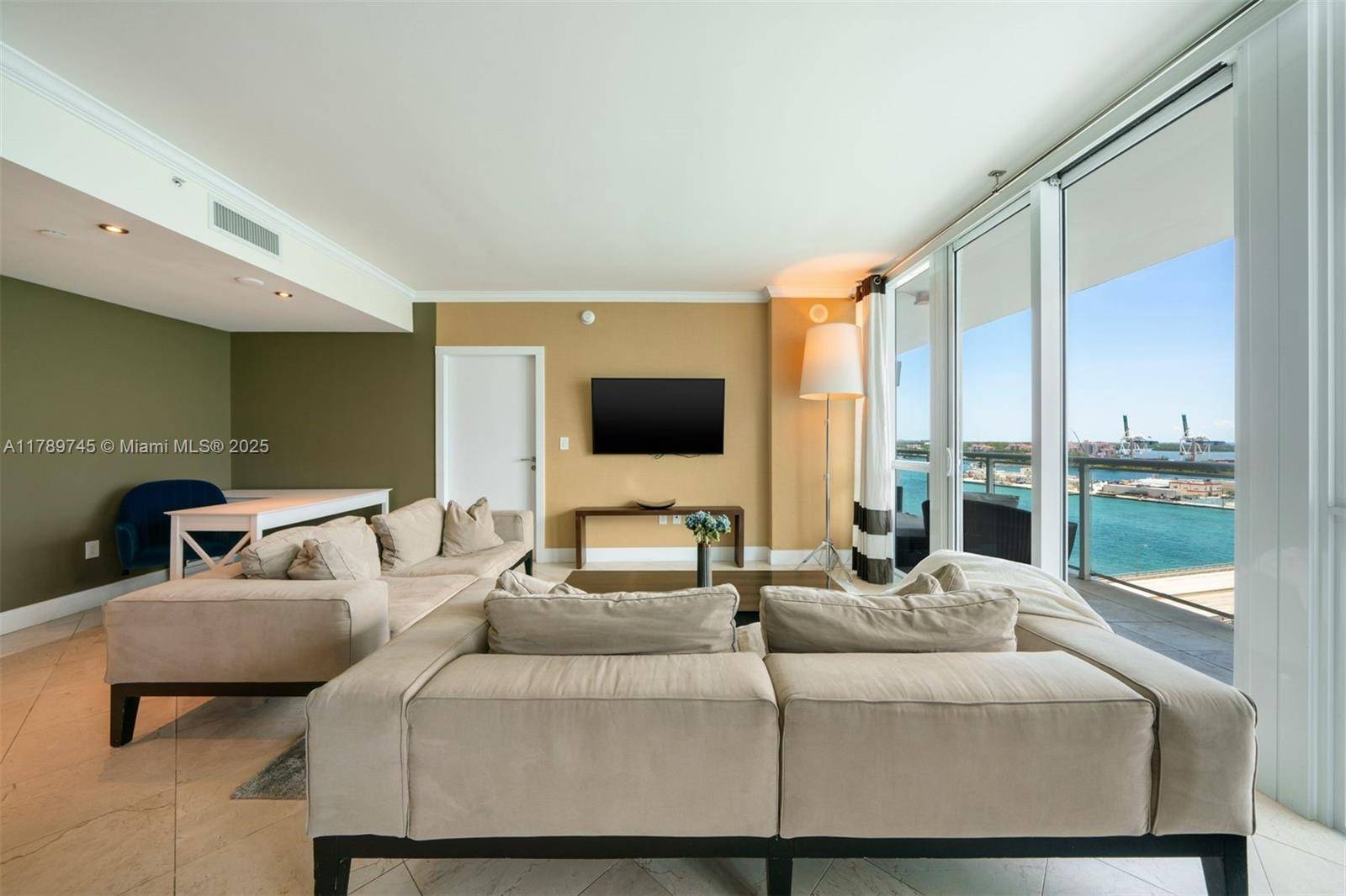 Miami Beach, FL 33139,520 West Avenue #1603