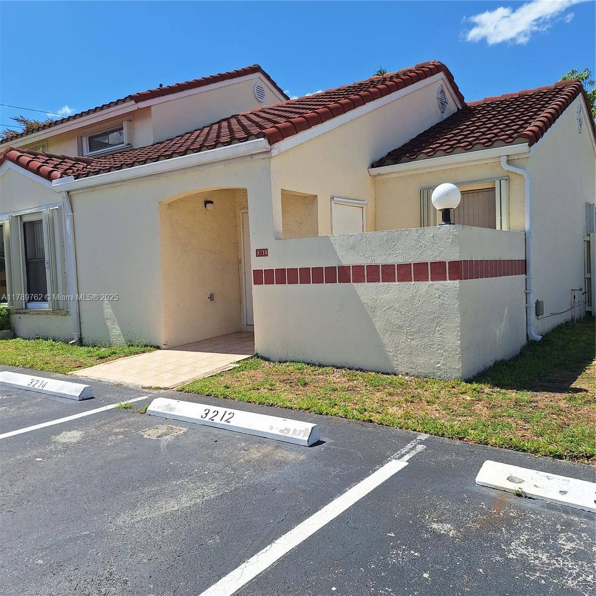 Homestead, FL 33035,3214 San Remo Cir #3214