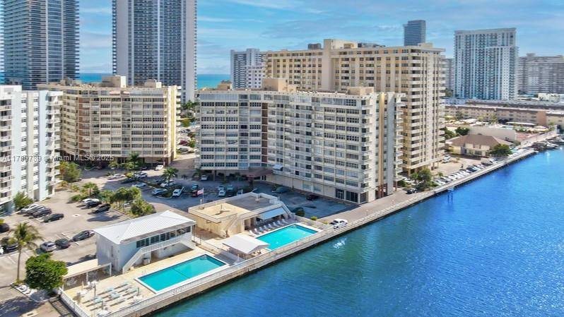 Hallandale Beach, FL 33009,1825 S Ocean Dr #313