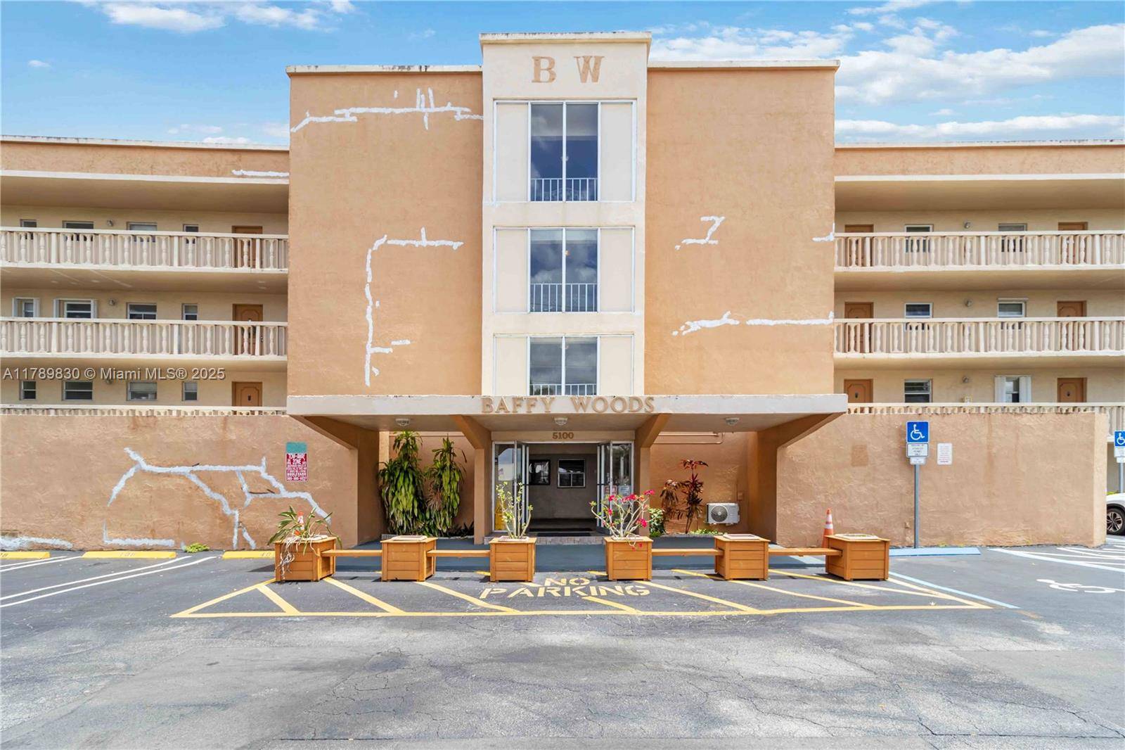 Cooper City, FL 33328,5100 SW 90th Ave #203