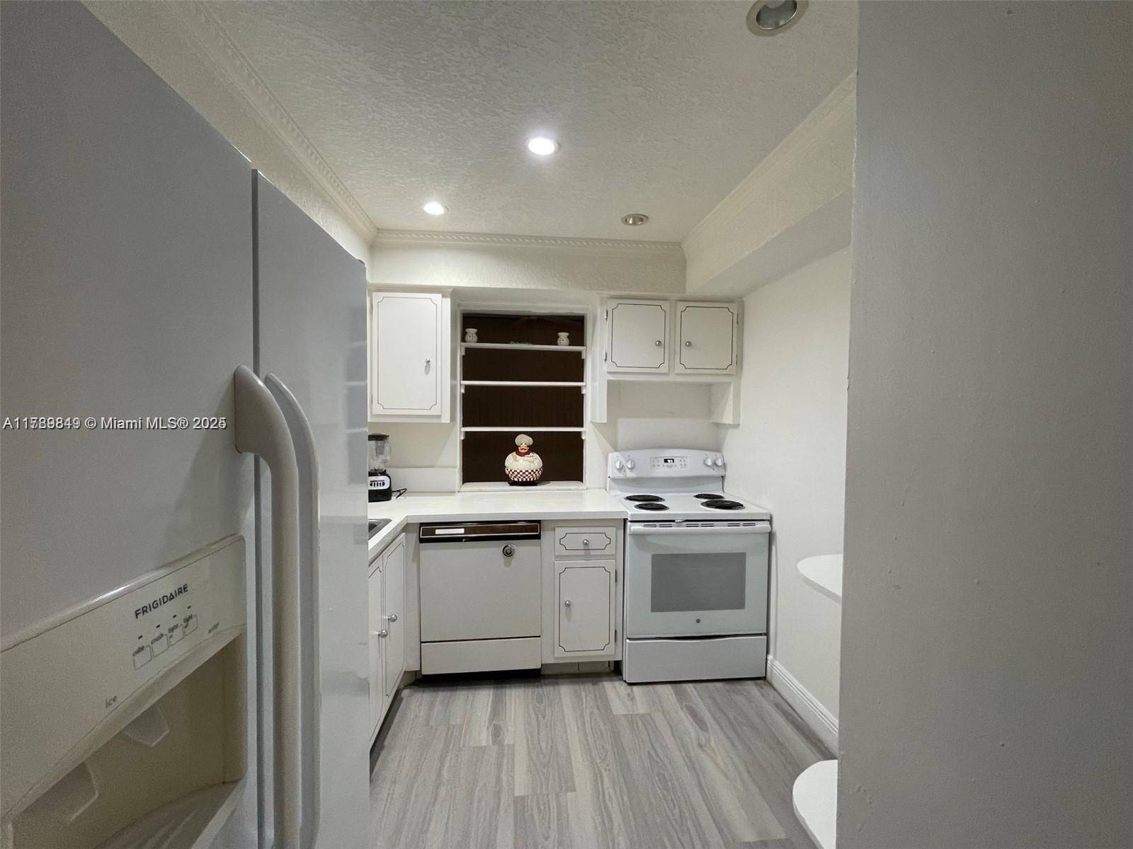Sunny Isles Beach, FL 33160,200 177th Dr #210