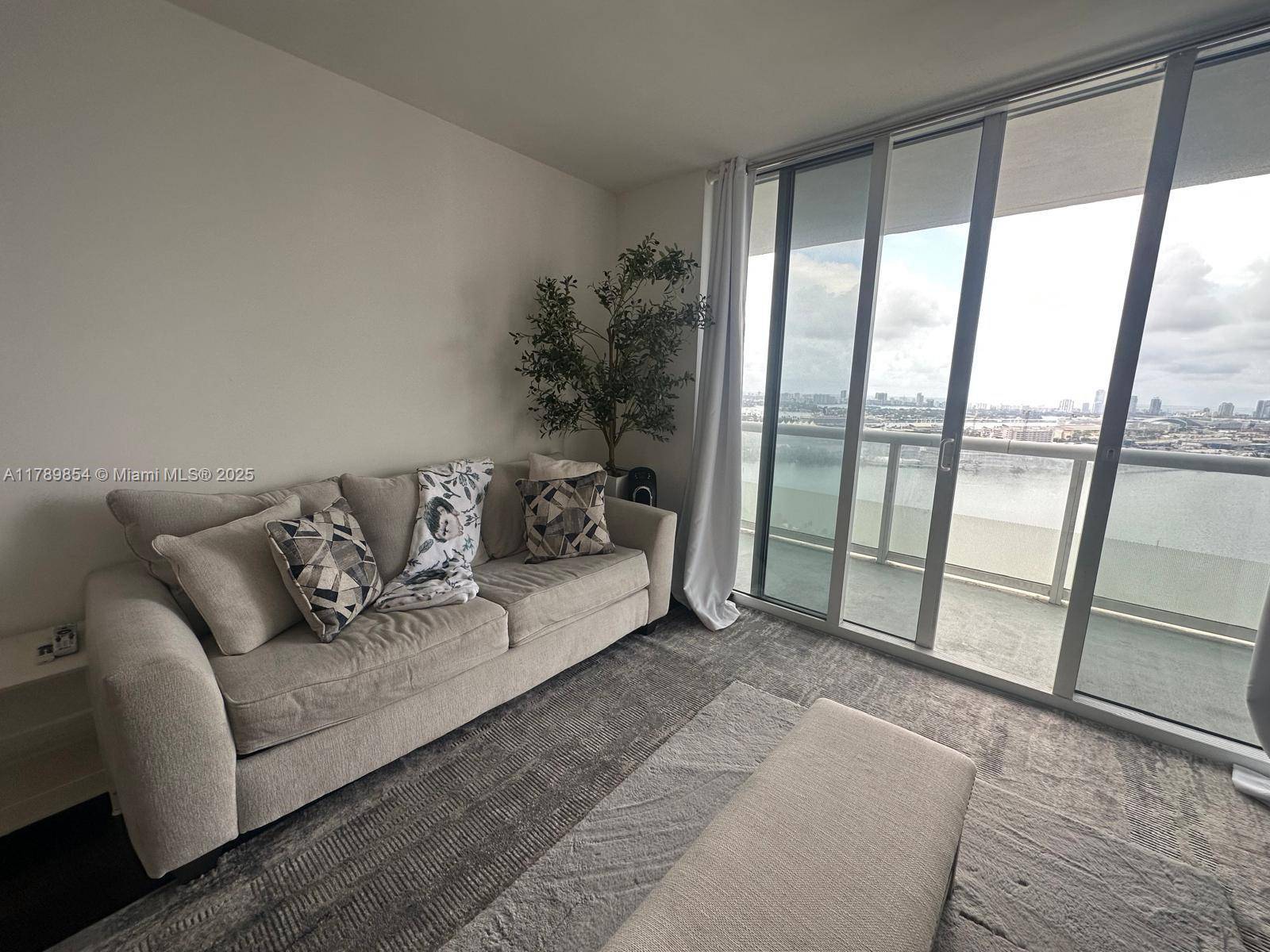 Miami, FL 33132,50 Biscayne Blvd #3308