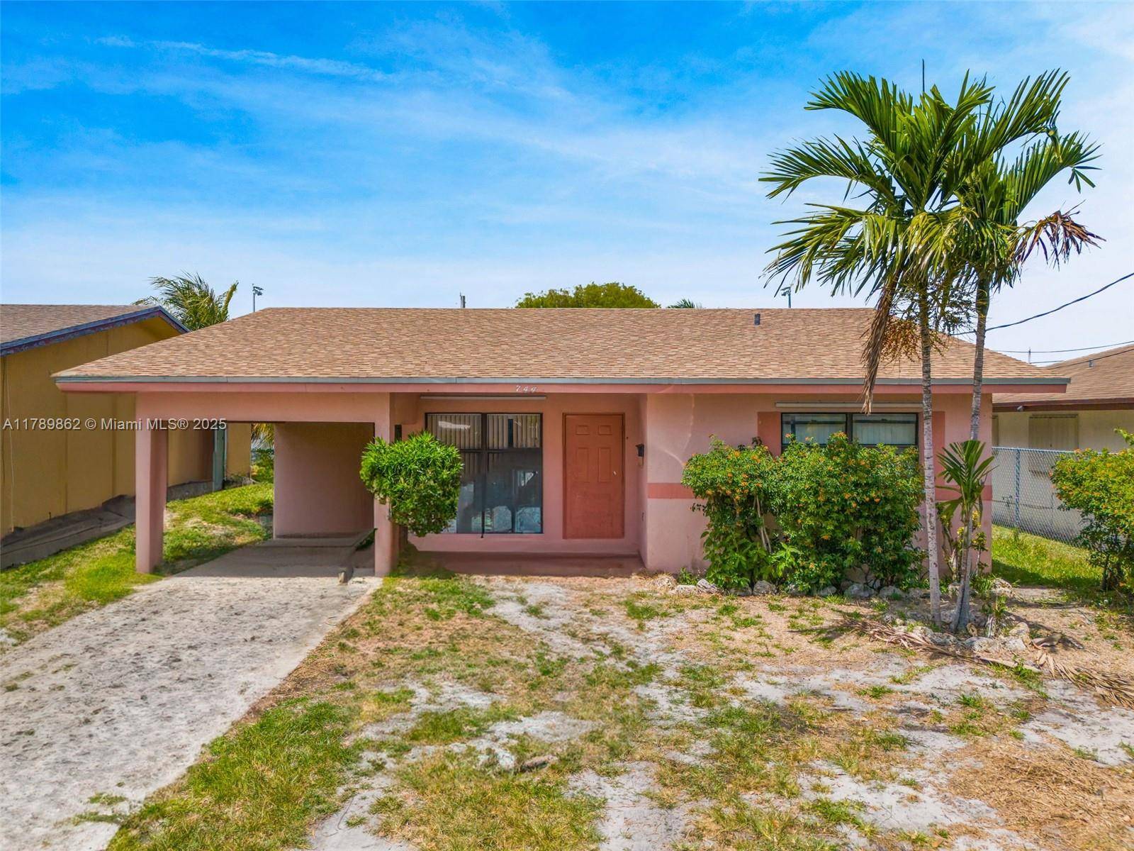 Hallandale Beach, FL 33009,744 NW 7th st