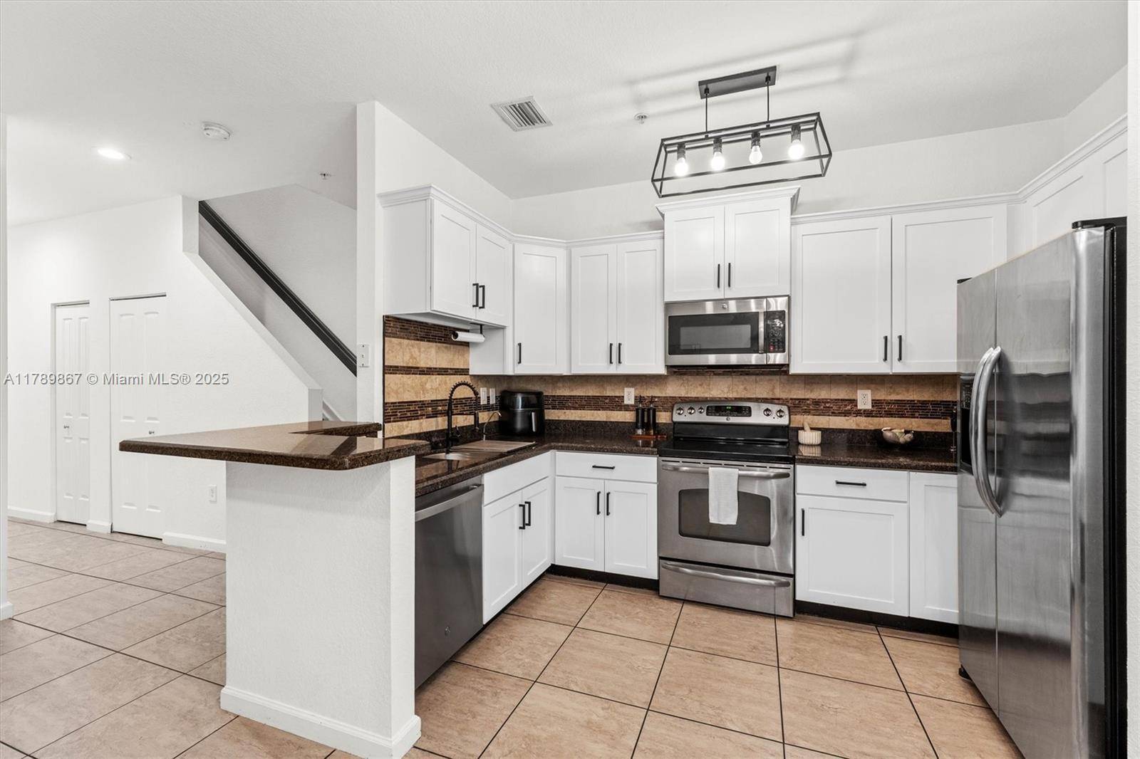 Pompano Beach, FL 33060,151 SW 7th Ct