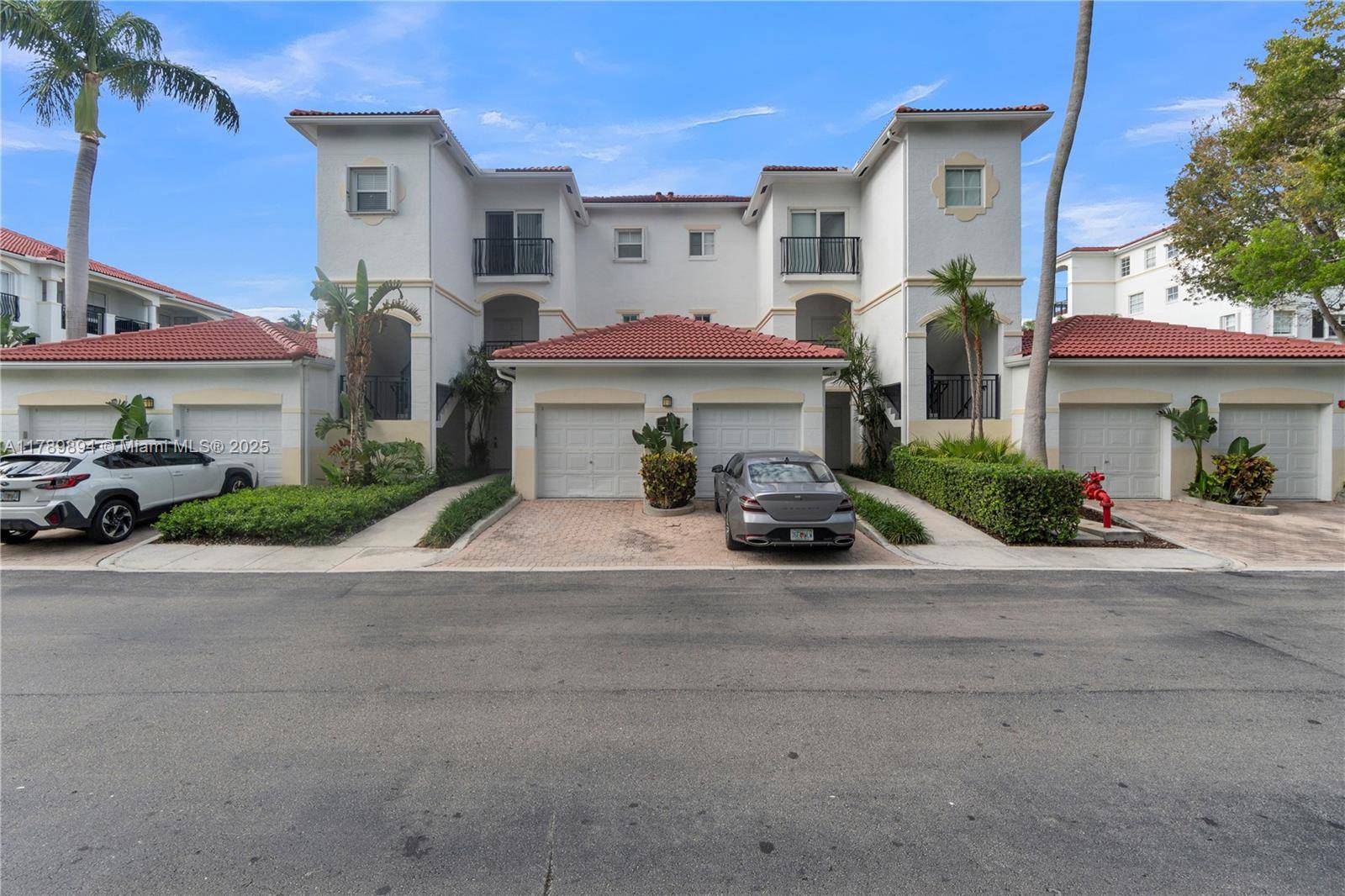 Aventura, FL 33160,3235 NE 184th St #11103