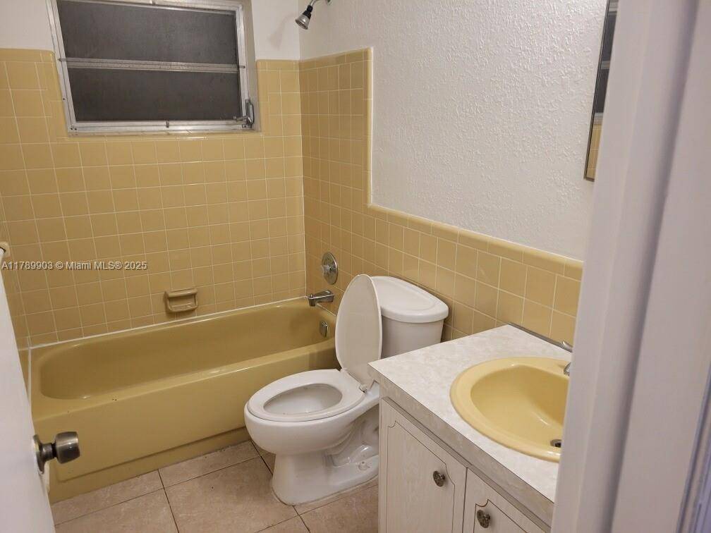 Tamarac, FL 33321,7007 NW 99th Ave