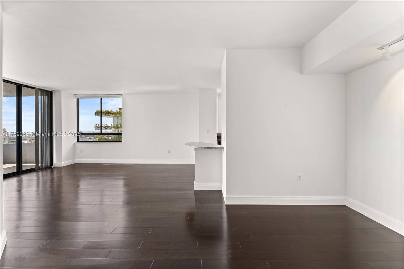 Miami Beach, FL 33139,1330 West Ave #1614