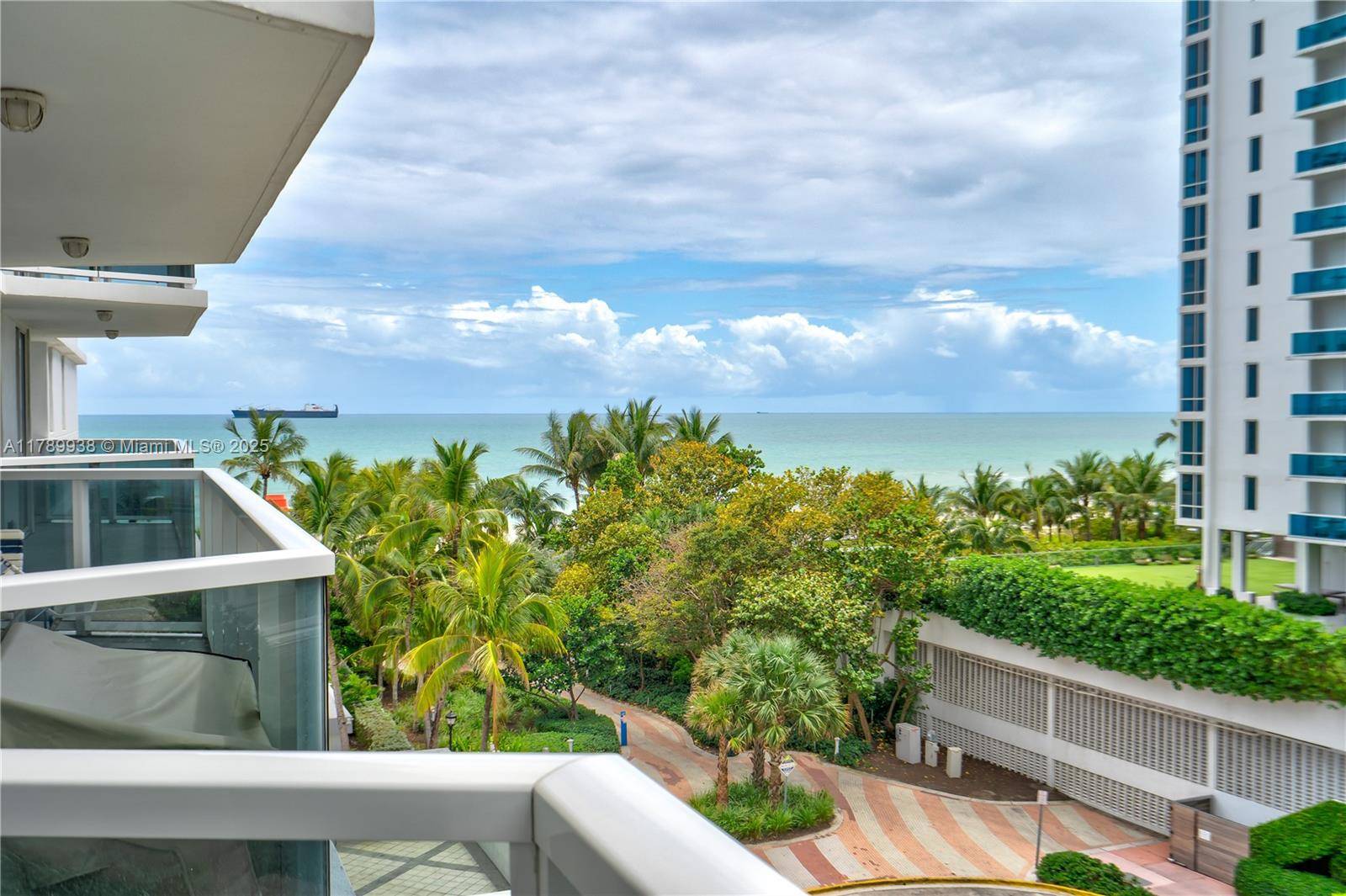 Miami Beach, FL 33140,2401 Collins Ave #705