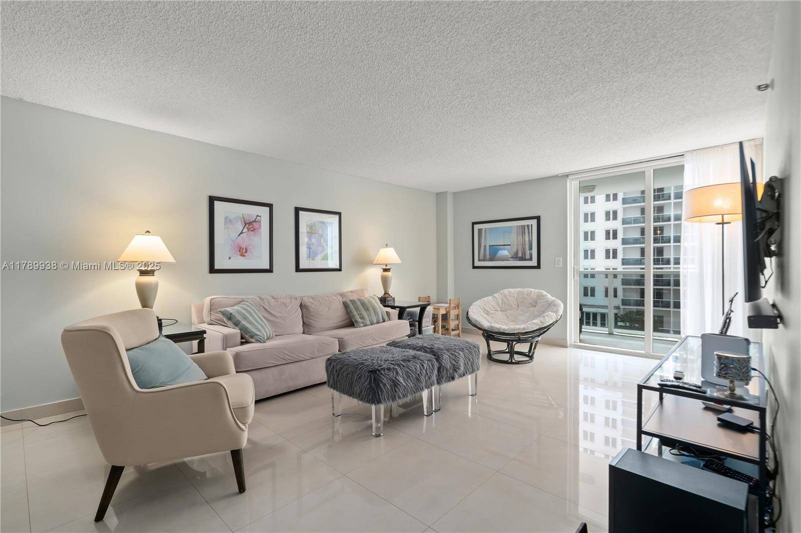 Miami Beach, FL 33140,2401 Collins Ave #705