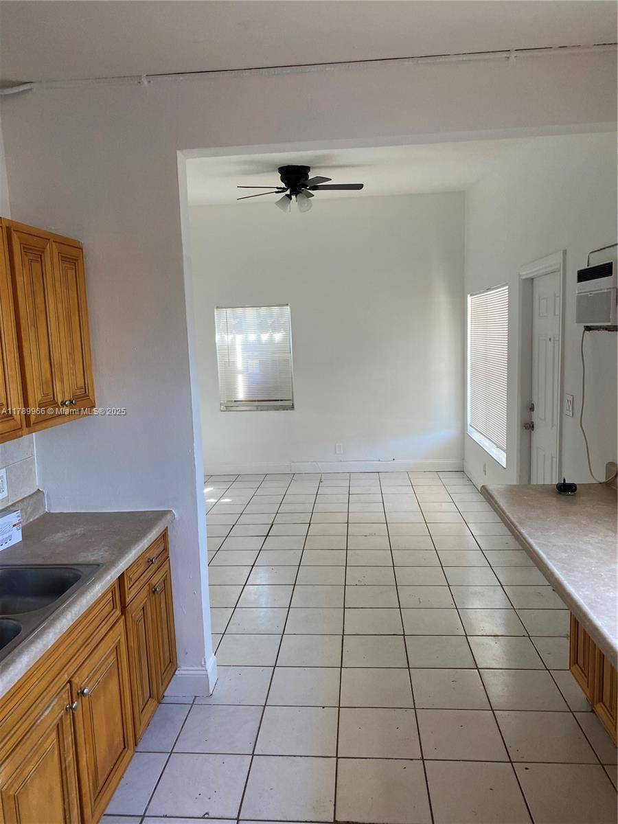 Fort Lauderdale, FL 33311,824 NW 4th Ave #824