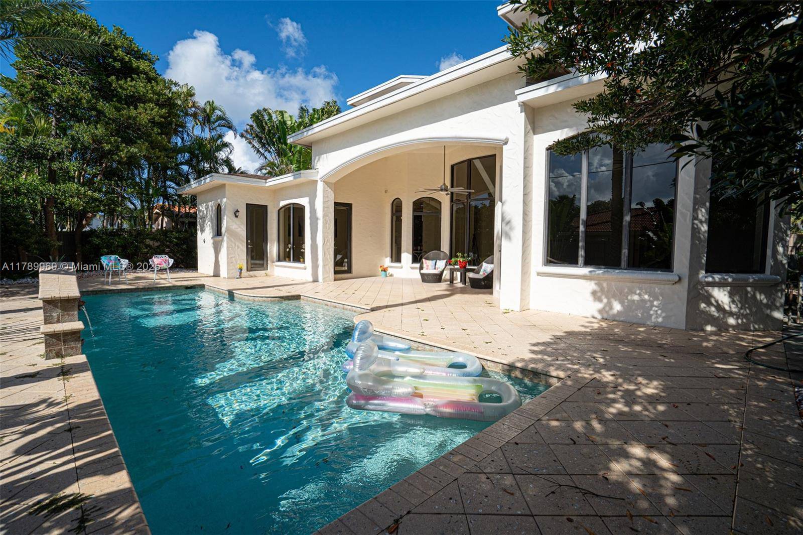 Boca Raton, FL 33432,260 NE Wavecrest Ct