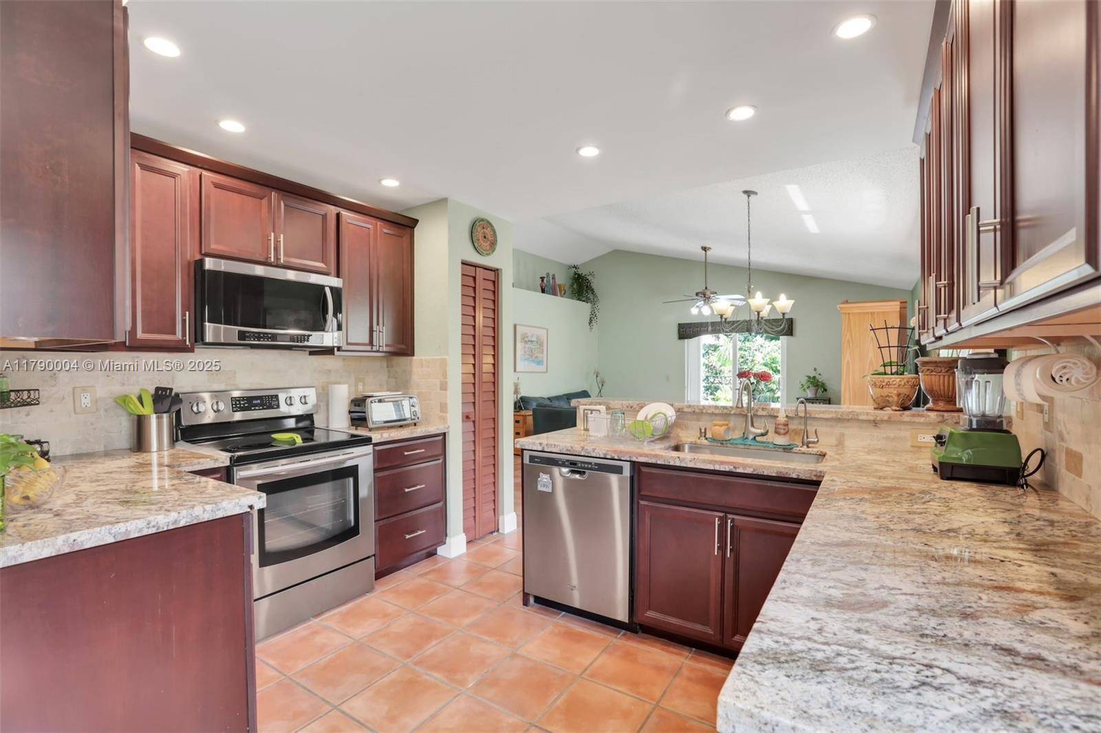 Davie, FL 33328,9271 Arborwood Cir