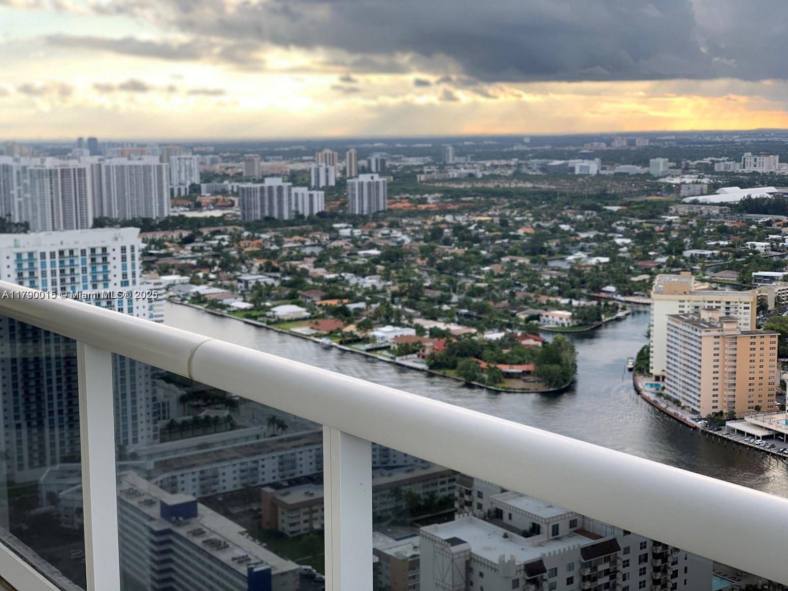 Hallandale Beach, FL 33009,1830 S Ocean #4608