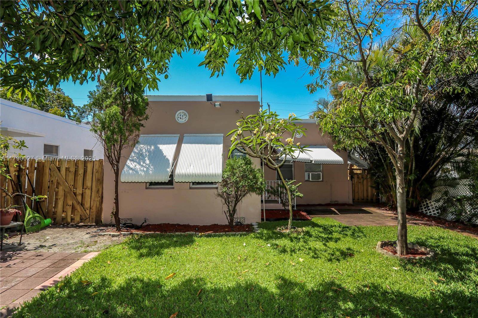 Hollywood, FL 33020,2020 Madison St