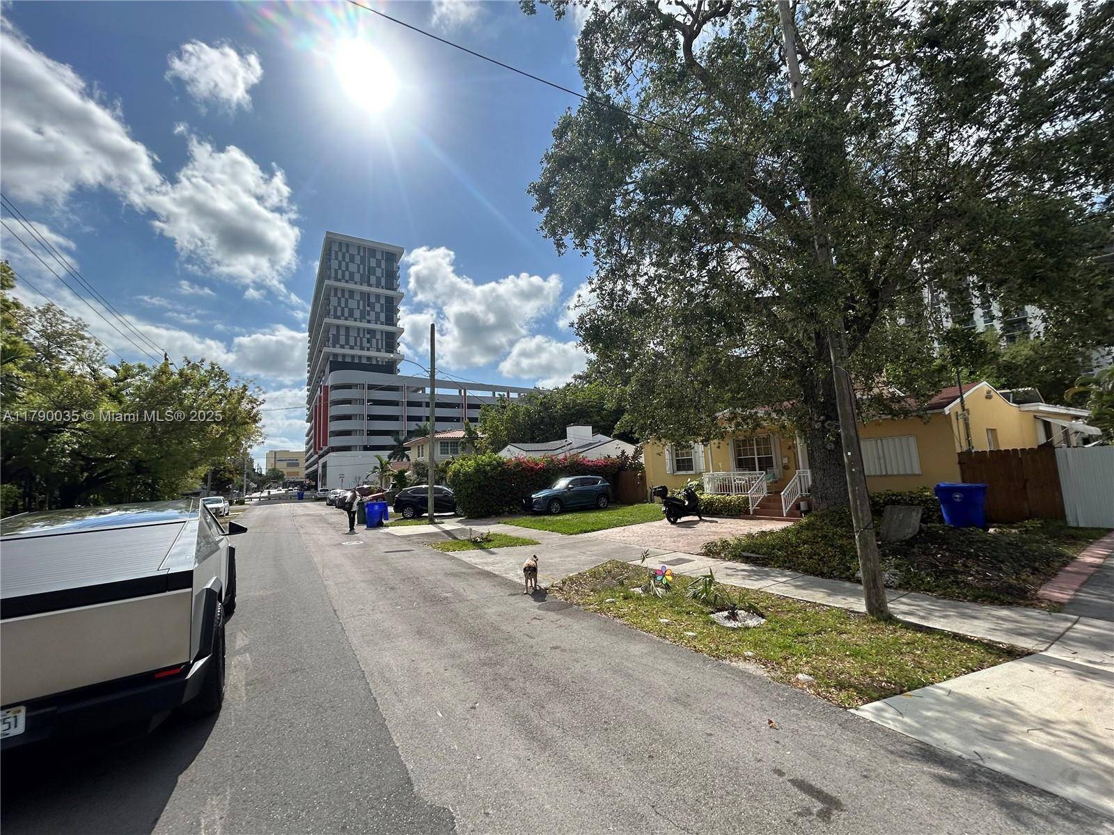 Miami, FL 33133,2922 SW 27th Ter