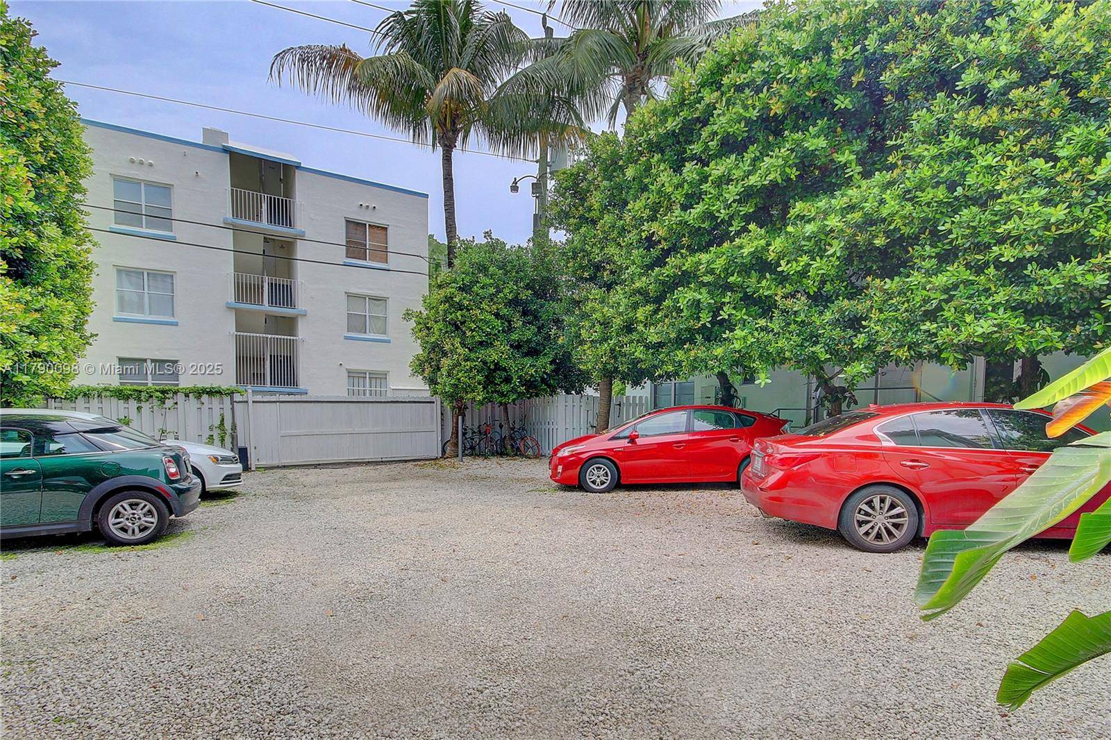 Miami Beach, FL 33139,1011 Michigan Ave #1