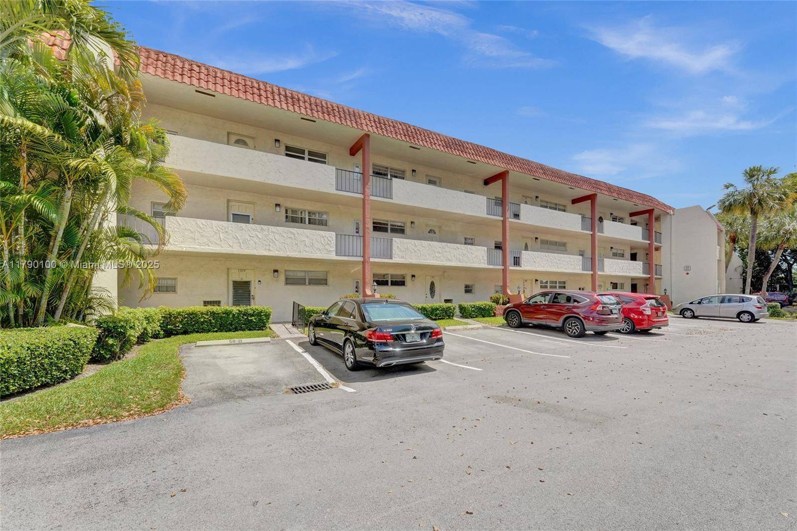 Pembroke Pines, FL 33025,830 S Hollybrook Dr #310