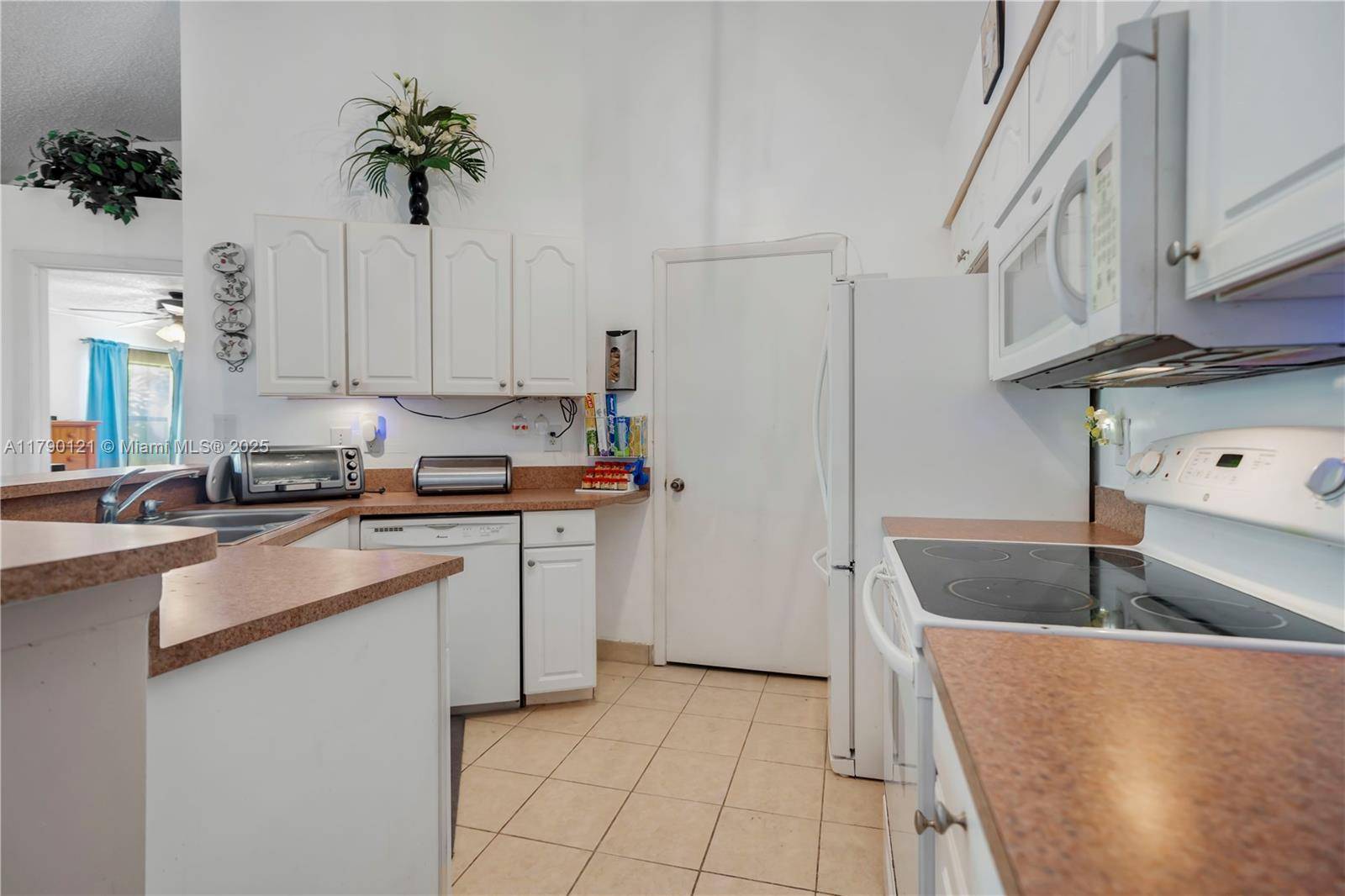 Sunrise, FL 33322,9999 Summerbreeze Dr #108