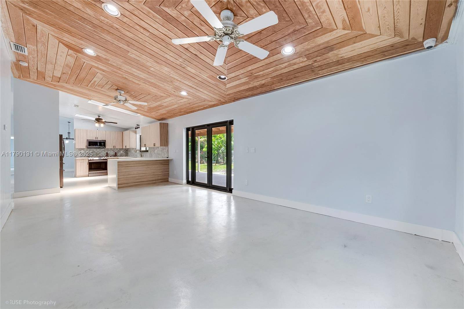 Miami, FL 33187,17450 SW 192nd St