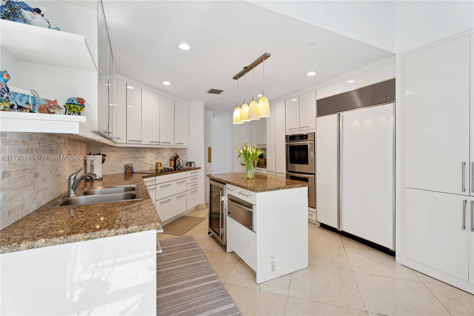 Bal Harbour, FL 33154,10225 Collins Ave #904