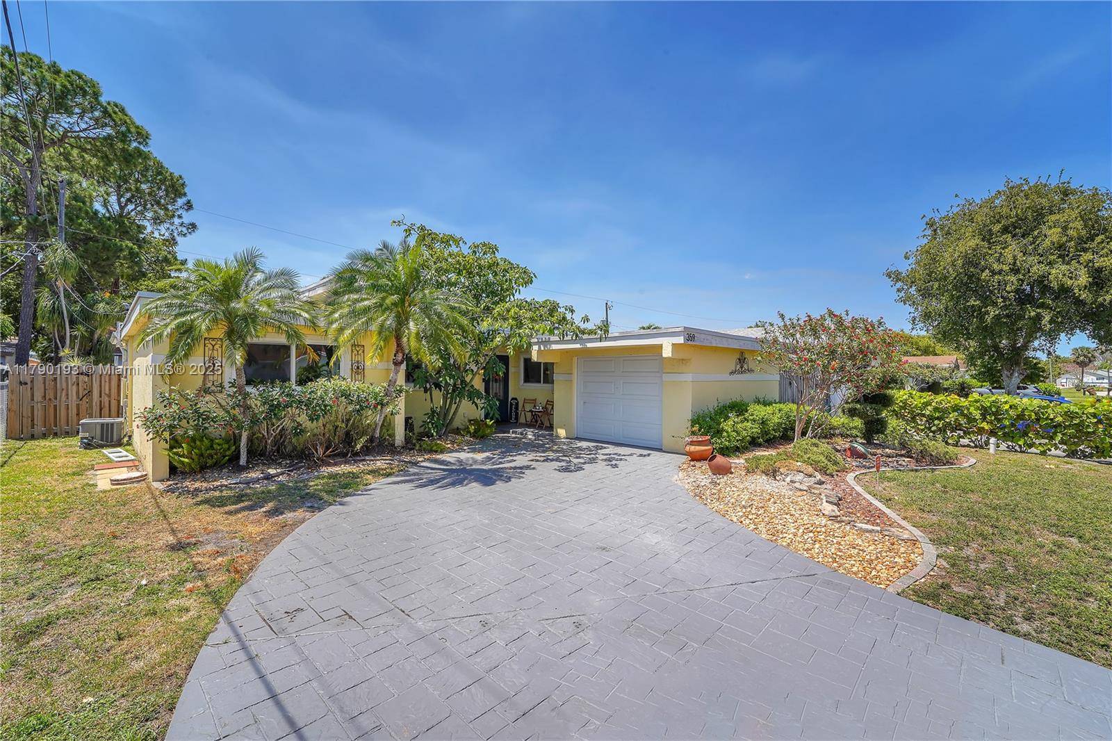 Deerfield Beach, FL 33442,359 SW 32nd Ave