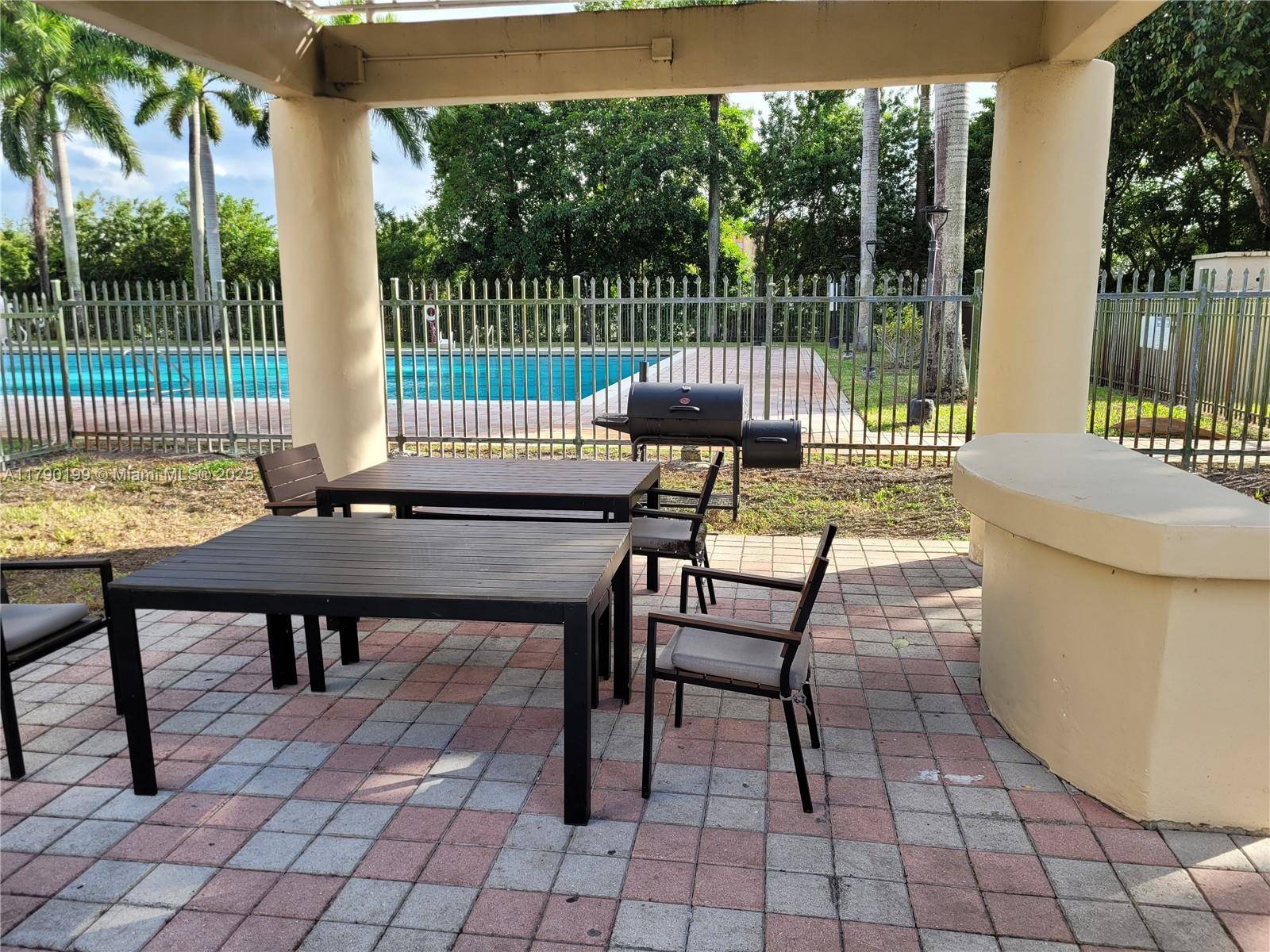 Miami, FL 33172,9360 Fontainebleau Blvd #208