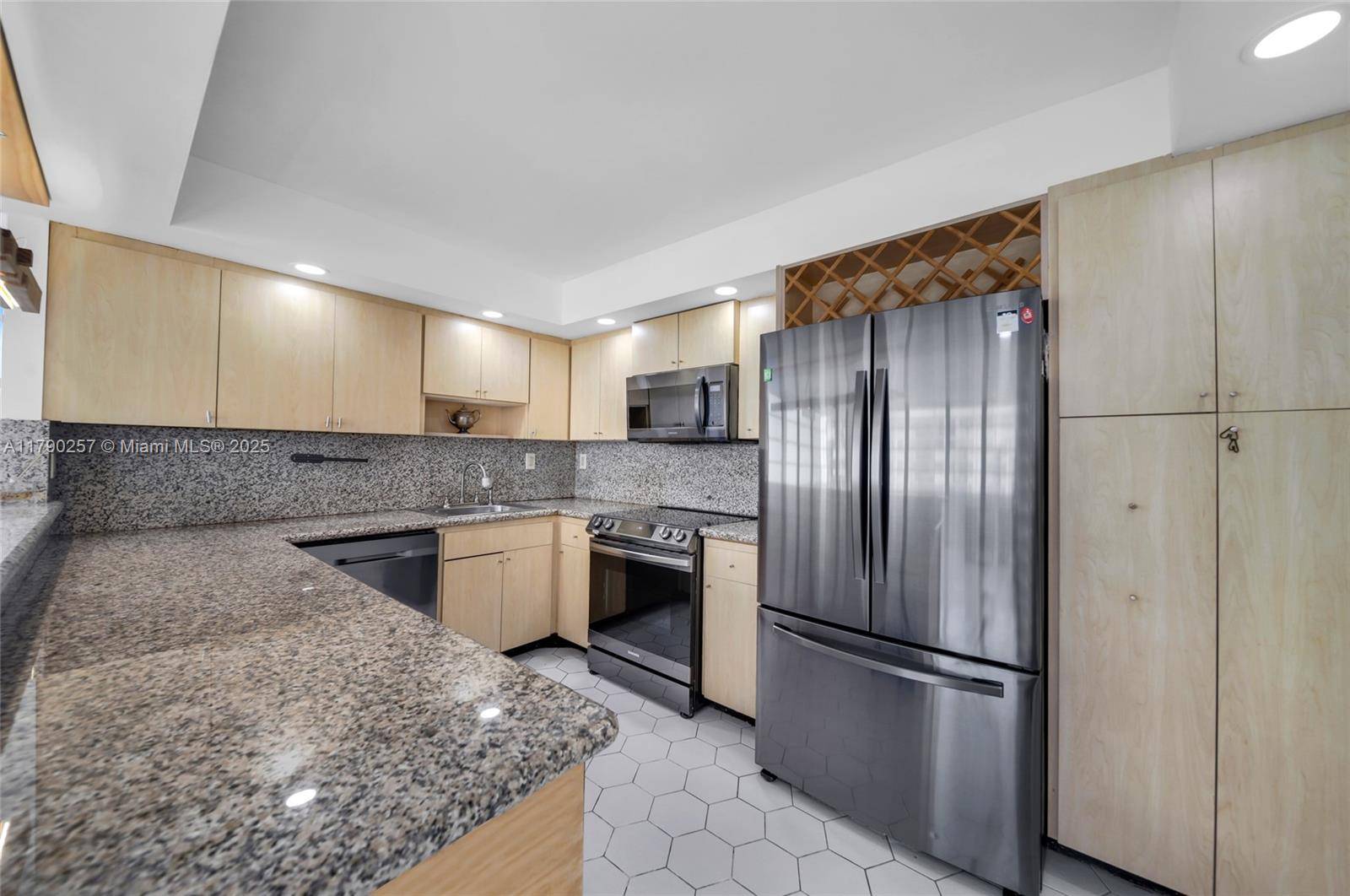 Aventura, FL 33160,2750 NE 183rd St #1909