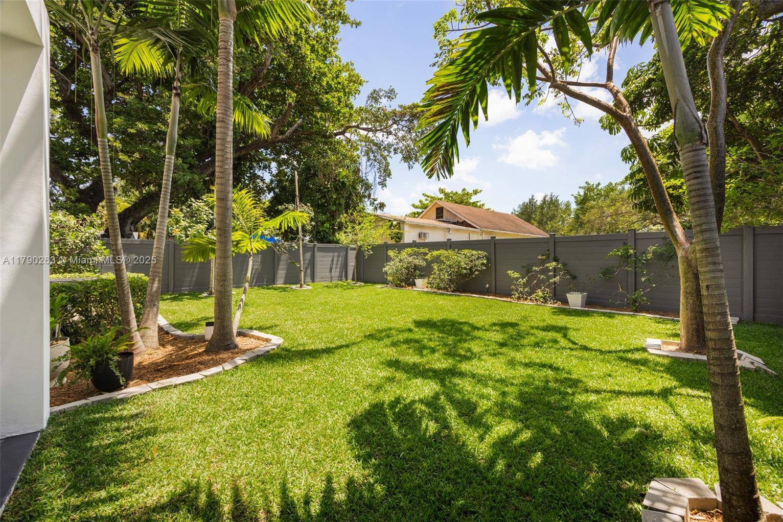 Coconut Grove, FL 33133,3648 Oak Ave