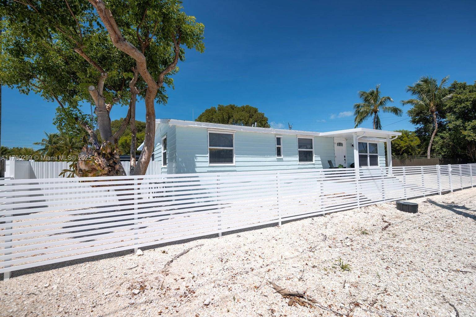Key Largo, FL 33070,212 Buttonwood Ln