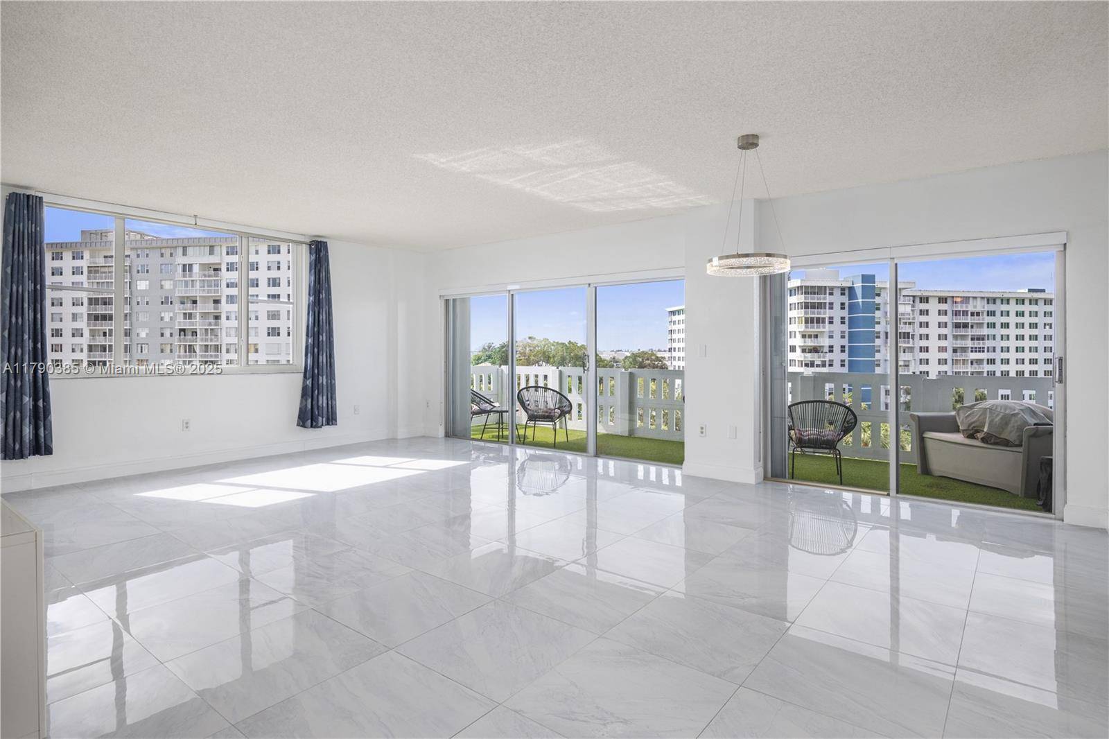 Hollywood, FL 33021,4001 Hillcrest Dr #601