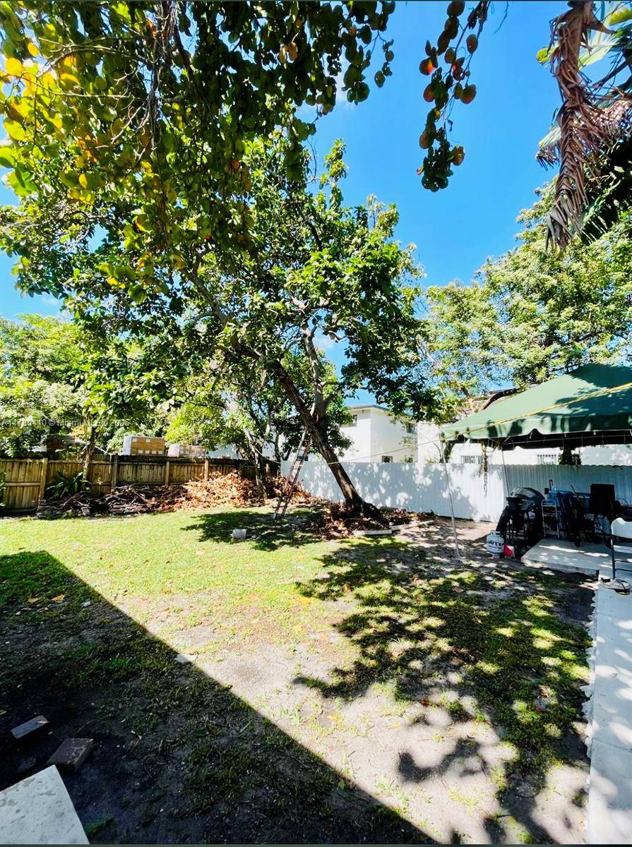 Miami, FL 33142,1945 NW 51 st Ter