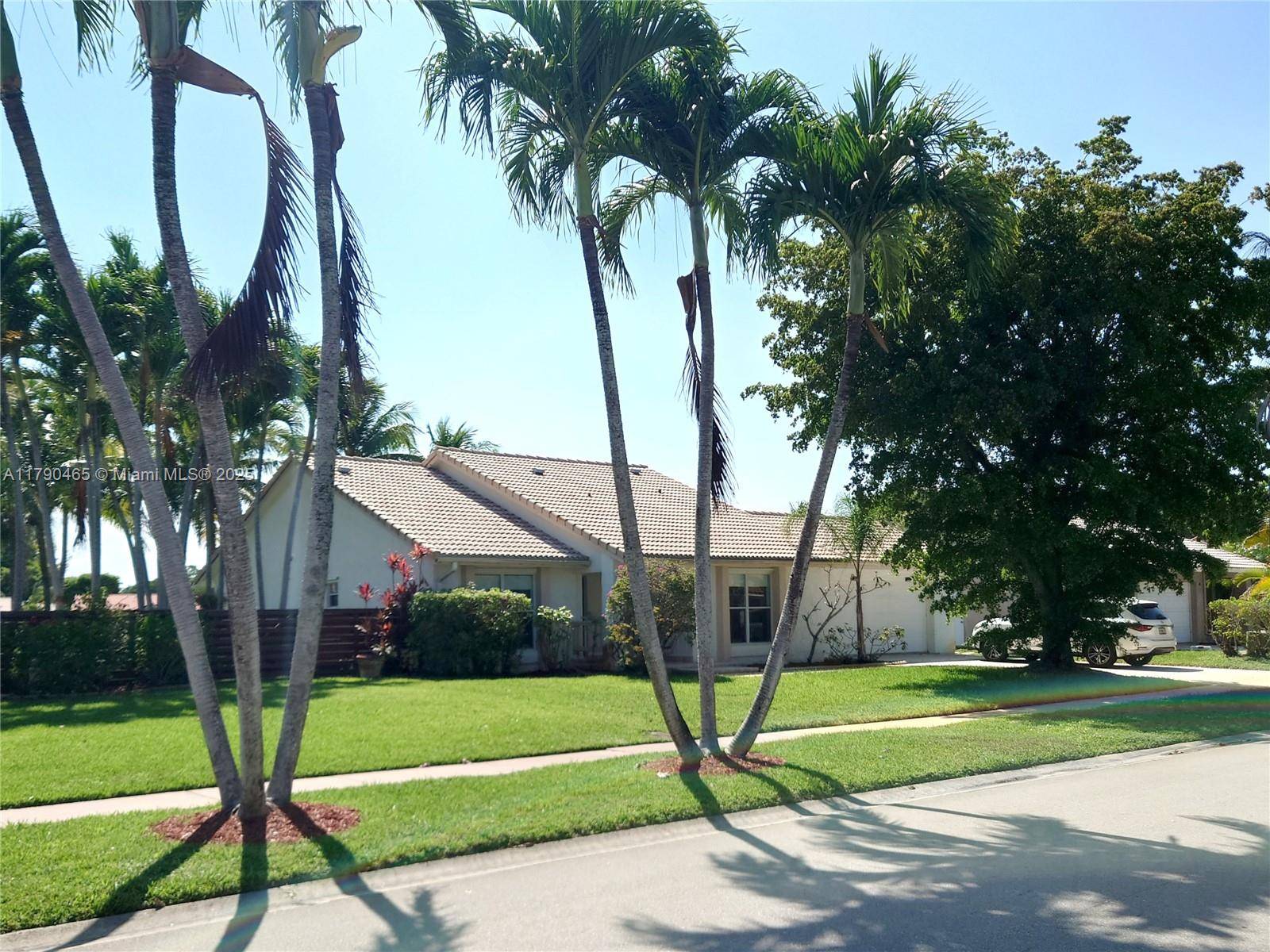 Boca Raton, FL 33428,21367 Chinaberry Dr #-
