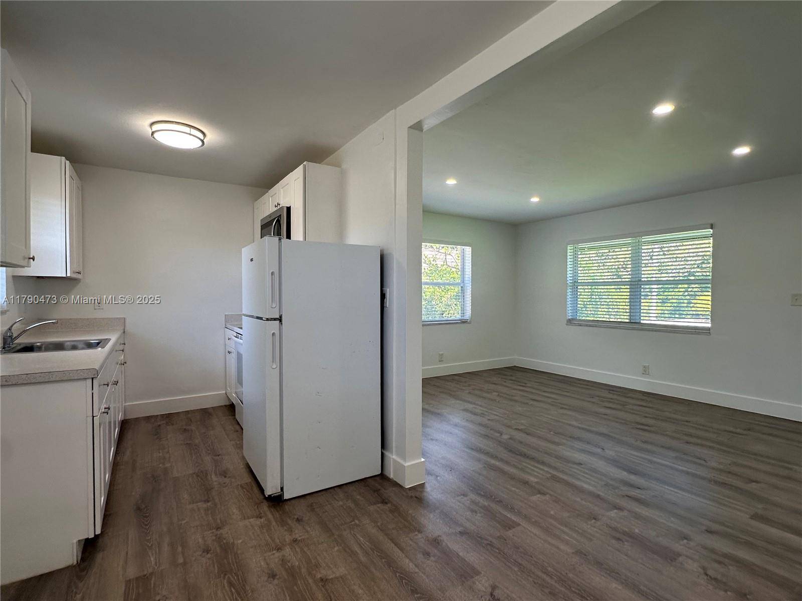 Hollywood, FL 33020,2321 Madison St #8